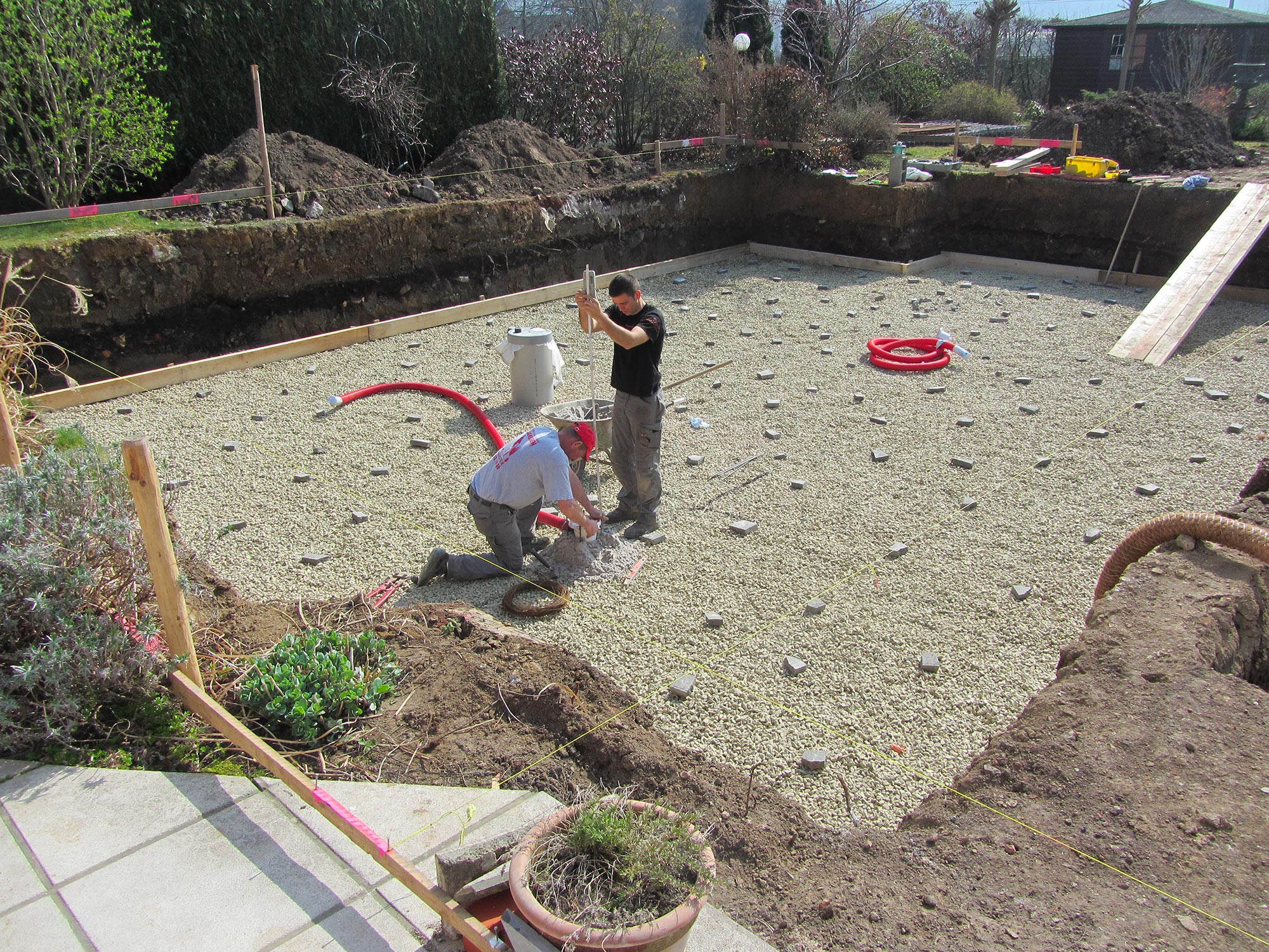 Pose de ferrailles pour la réalisation de cette picine