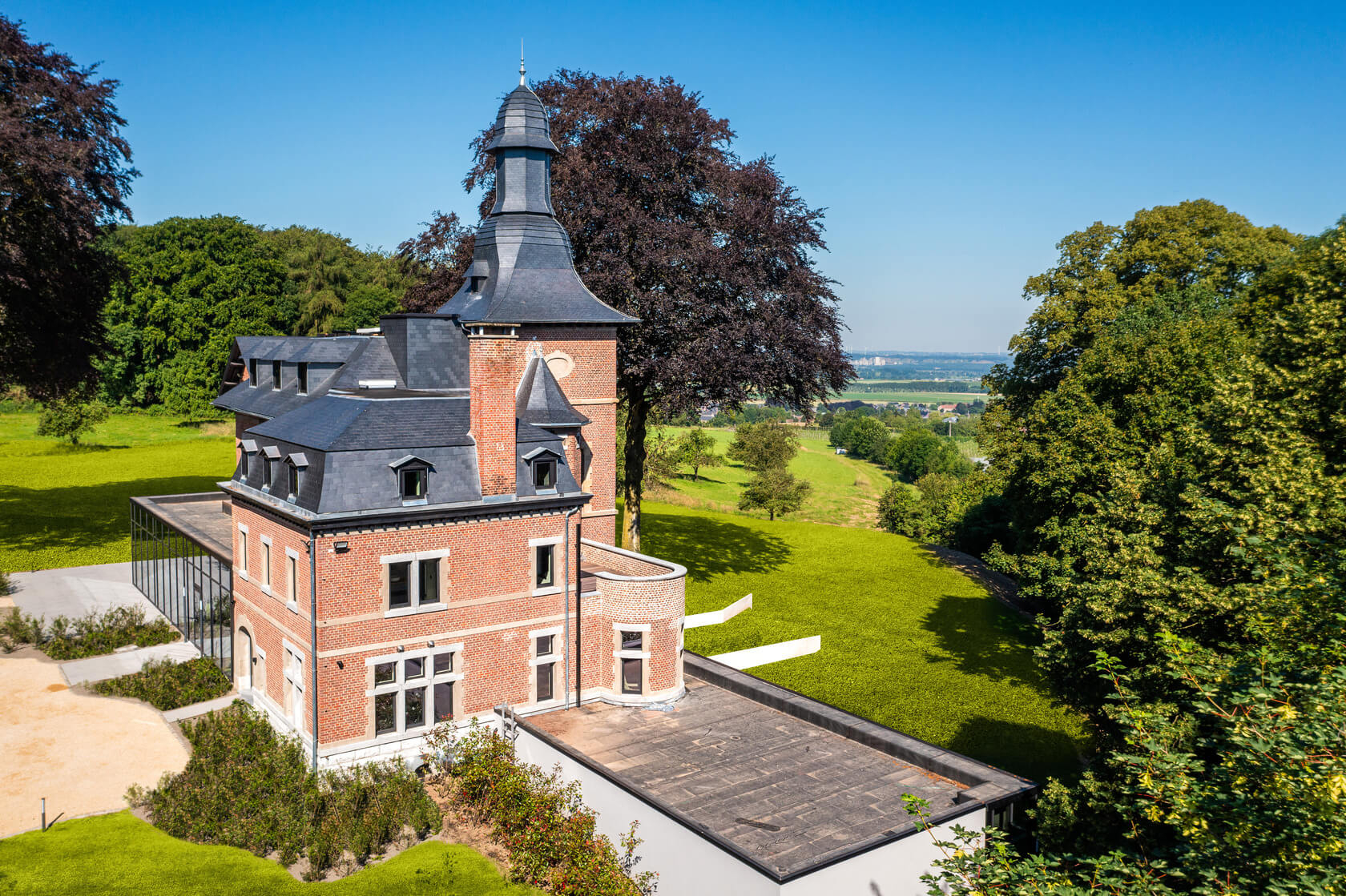 ciel bleu piscine province de liège