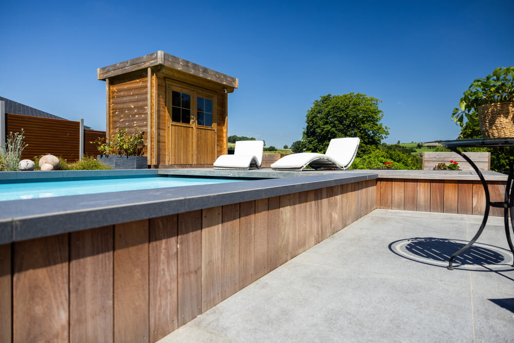 piscine semi enterrée