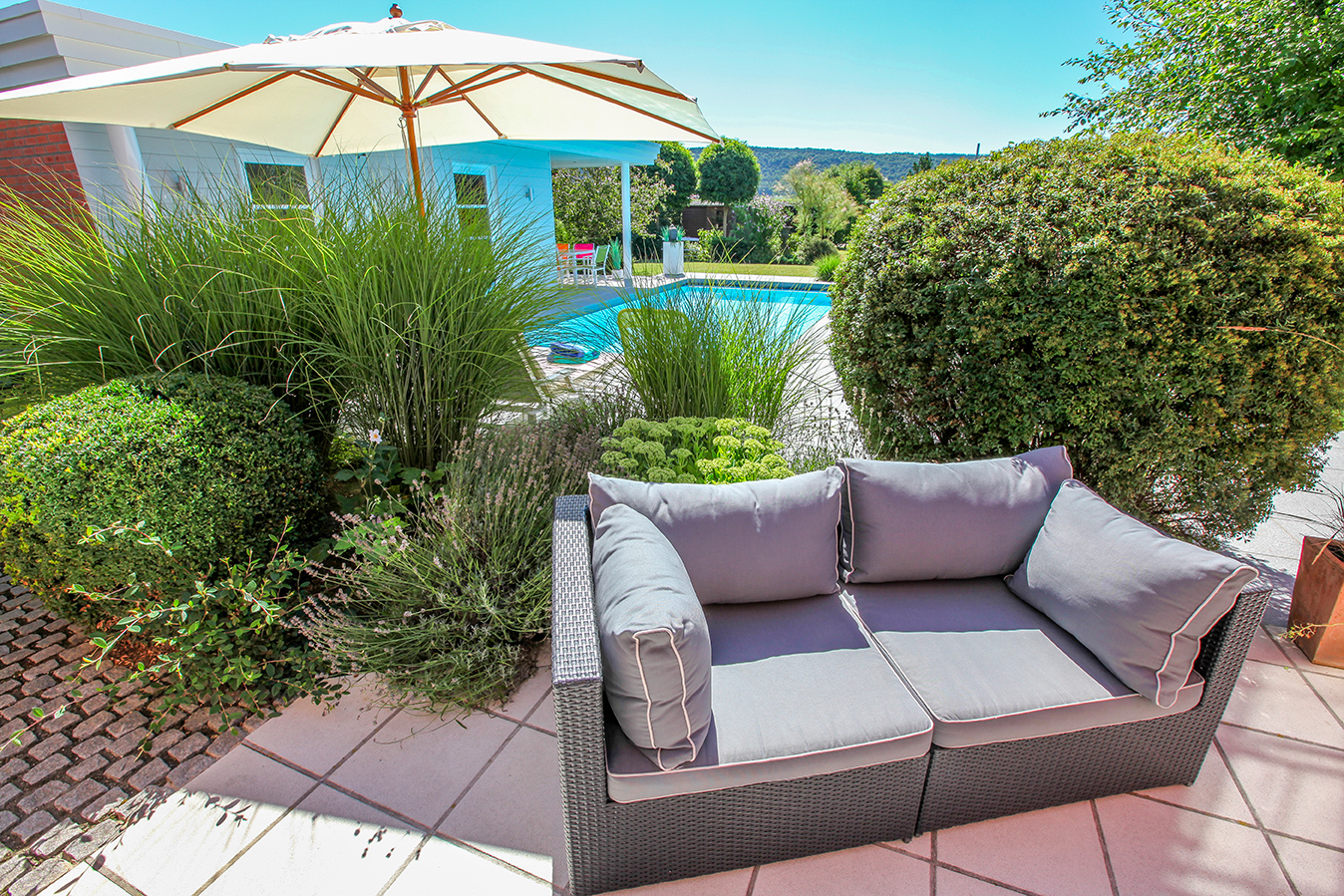 Aménagement des abords de la piscine