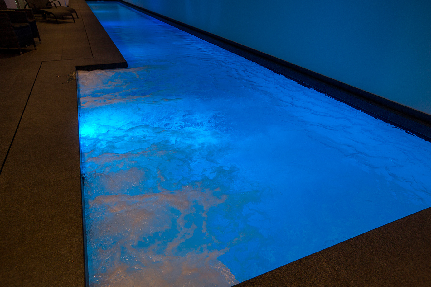 Éclairage LED pour cette réalisation Piscines Ondine