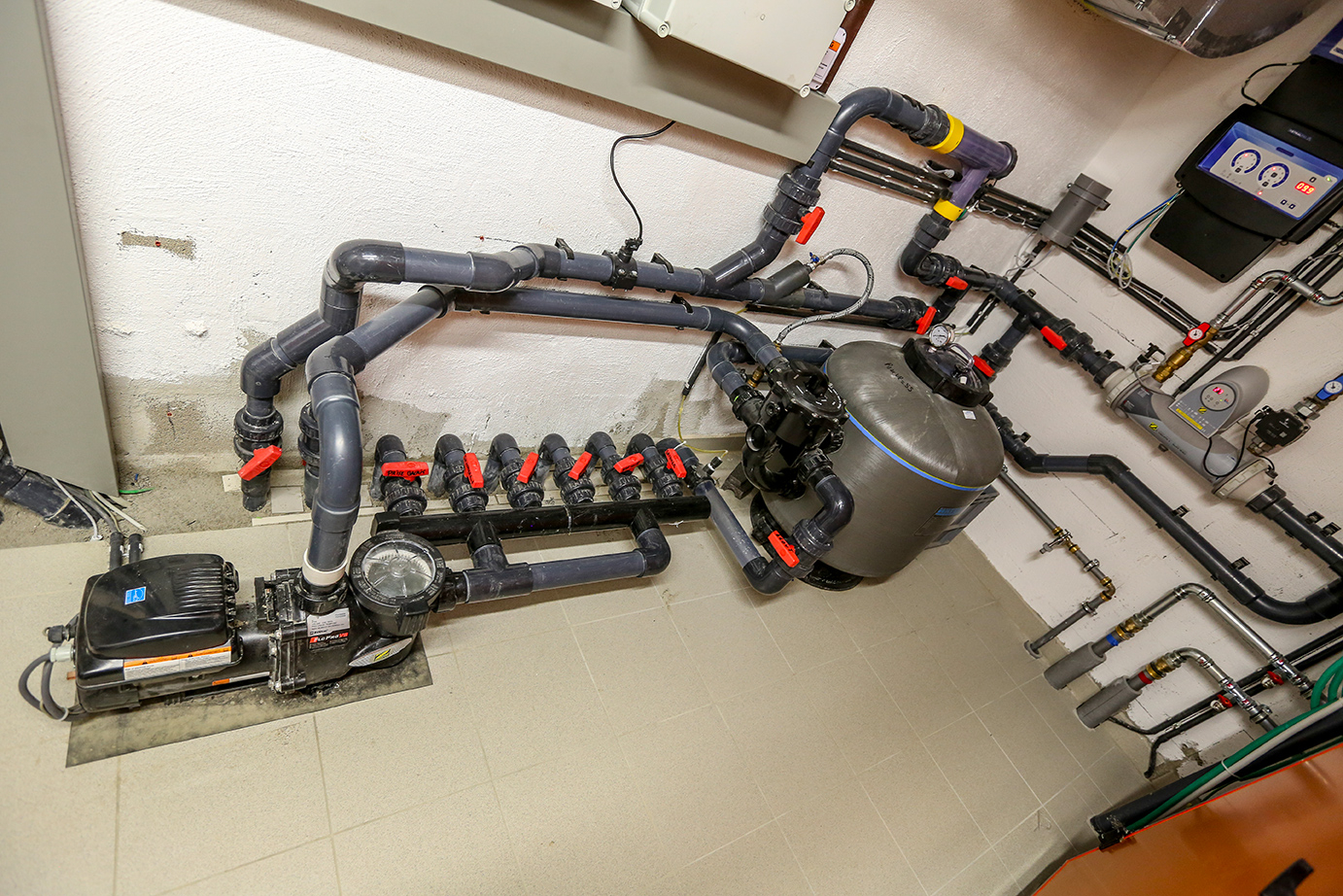 Local technique de ce couloir de nage intérieur