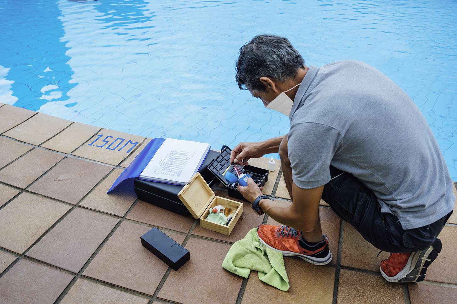 Maintenance saisonnière après l'installation de votre piscine par Piscines Ondine