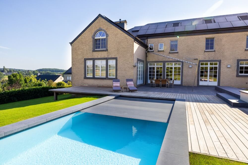 eau piscine margelle