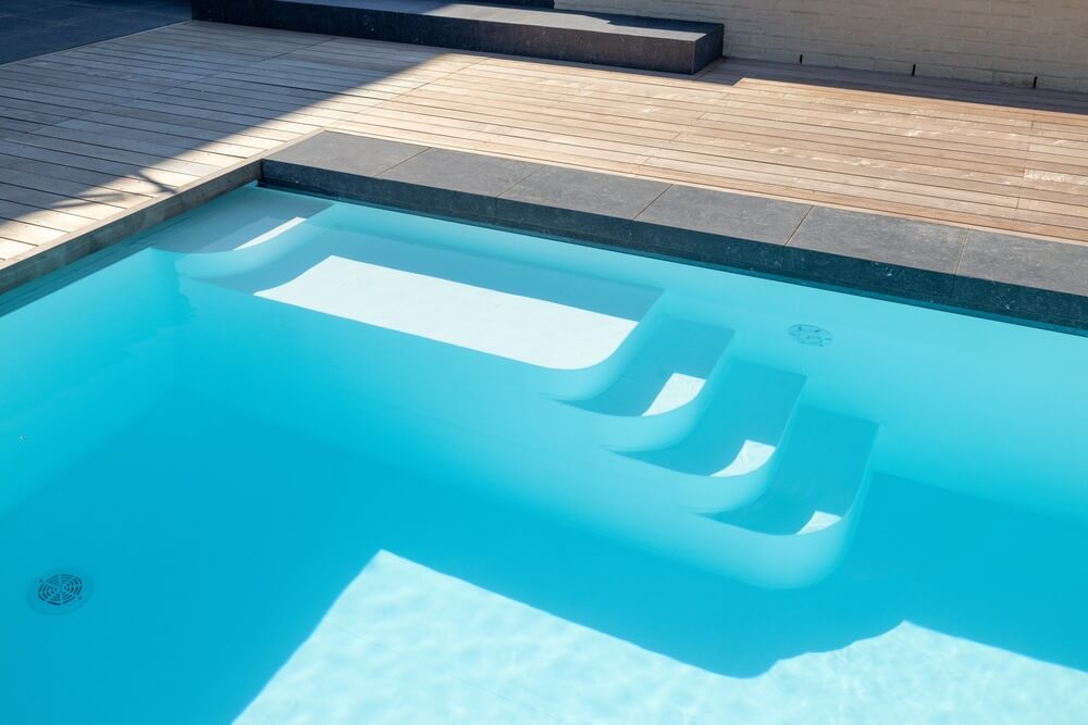 escalier piscine