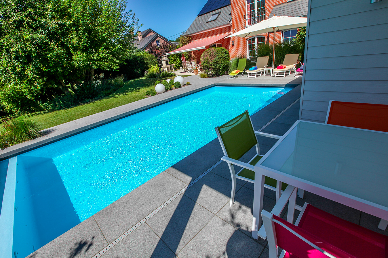 Piscine contemporaine