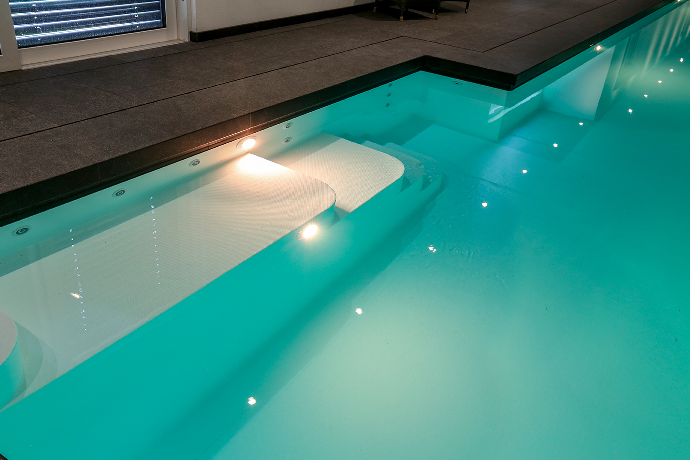 Création d'un escalier de coin pour réalisation Piscines Ondine