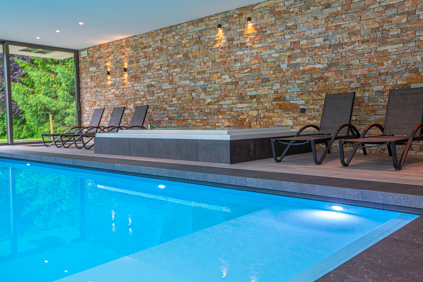 Piscine intérieure privée