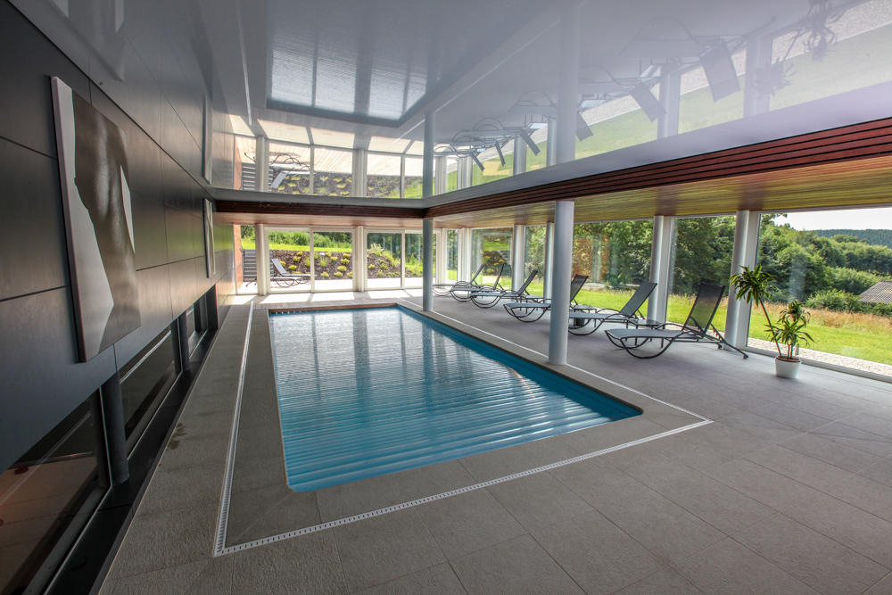 Couverture automatique pour la piscine de Rona Malmedy